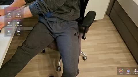 tree1989 online show from January 8, 5:40 pm