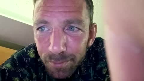 treedude303720 online show from November 4, 8:04 am