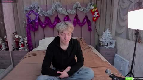 TrevorBenson online show from December 15, 3:25 am