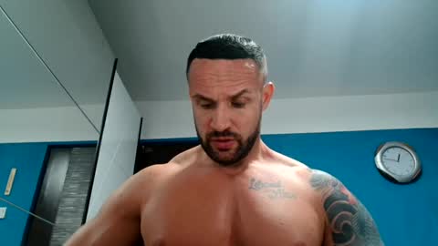 Snapshot of tridentmuscles chatting on March 7, 10:43 pm tridentmuscles online show from March 7, 10:43 pm