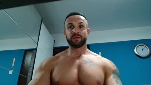 Snapshot of tridentmuscles chatting on January 4, 11:06 pm tridentmuscles online show from January 4, 11:06 pm