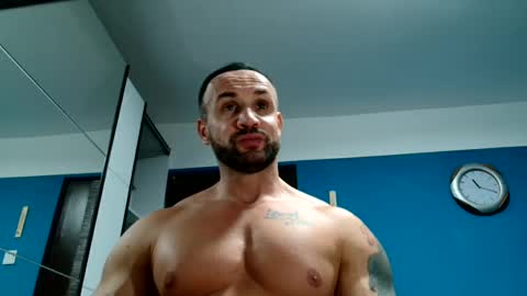 Snapshot of tridentmuscles chatting on January 2, 9:18 pm tridentmuscles online show from January 2, 9:18 pm