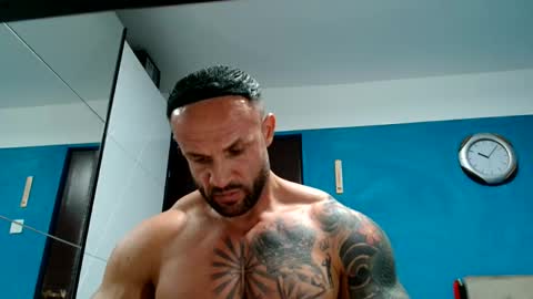 Snapshot of tridentmuscles chatting on October 15, 7:10 pm tridentmuscles online show from October 15, 7:10 pm