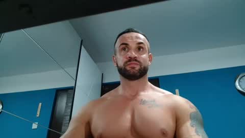 Snapshot of tridentmuscles chatting on December 28, 11:05 pm tridentmuscles online show from December 28, 11:05 pm