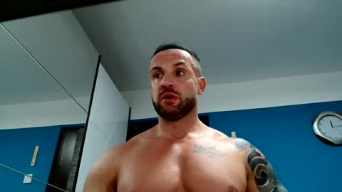 Snapshot of tridentmuscles chatting on January 15, 10:13 pm tridentmuscles online show from January 15, 10:13 pm