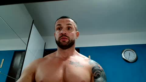 Snapshot of tridentmuscles chatting on January 23, 10:33 pm tridentmuscles online show from January 23, 10:33 pm