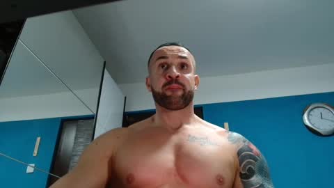 Snapshot of tridentmuscles chatting on February 17, 10:14 pm tridentmuscles online show from February 17, 10:14 pm