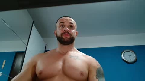 Snapshot of tridentmuscles chatting on January 4, 12:27 pm tridentmuscles online show from January 4, 12:27 pm