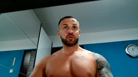 Snapshot of tridentmuscles chatting on March 10, 10:02 pm tridentmuscles online show from March 10, 10:02 pm