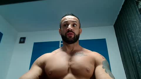 Snapshot of tridentmuscles chatting on December 11, 11:00 pm tridentmuscles online show from December 11, 11:00 pm