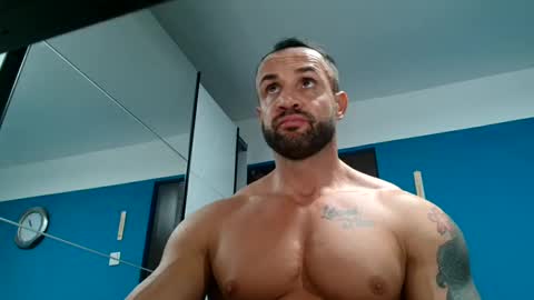 Snapshot of tridentmuscles chatting on December 2, 11:05 pm tridentmuscles online show from December 2, 11:05 pm