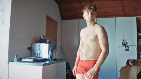 troy_w online show from November 18, 4:22 pm