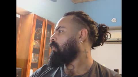 tuaguustin21 online show from March 28, 12:16 pm