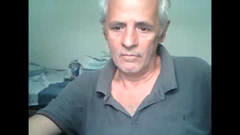 Snapshot of tuamigo8a chatting on October 4, 5:29 pm Siveomeves online show from October 4, 5:29 pm