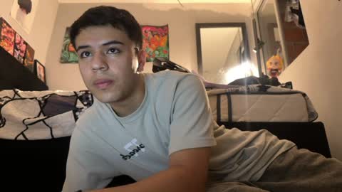 tuenkim_ online show from March 29, 2:12 am