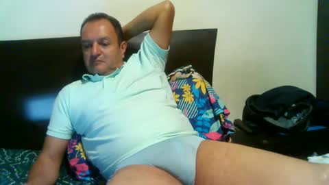 Snapshot of tuserasmia chatting on December 13, 2:32 am Mario Ramirez online show from December 13, 2:32 am