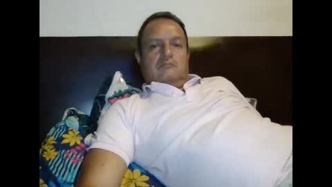 Snapshot of tuserasmia chatting on February 5, 2:40 am Mario Ramirez online show from February 5, 2:40 am