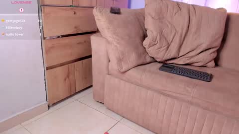 twinksboys_23 online show from February 13, 4:12 pm