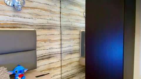    online show from November 5, 1:40 am