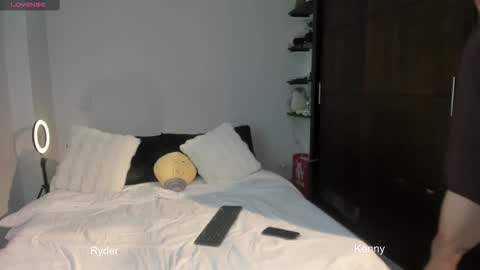 twintease online show from February 4, 2:32 pm