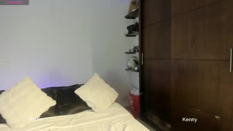 twintease online show from February 25, 4:10 pm