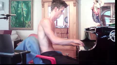 TobeBritta online show from November 15, 2:19 pm