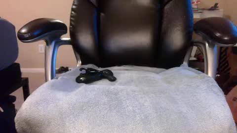 Snapshot of txtough6996 chatting on October 6, 9:41 pm Drooskeet online show from October 6, 9:41 pm