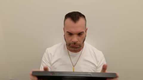 TylerDavid online show from November 3, 10:33 pm