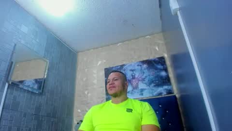 Tyleer Scot online show from June 11, 1:42 pm