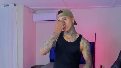 tyler_bell_ online show from March 25, 2:04 am