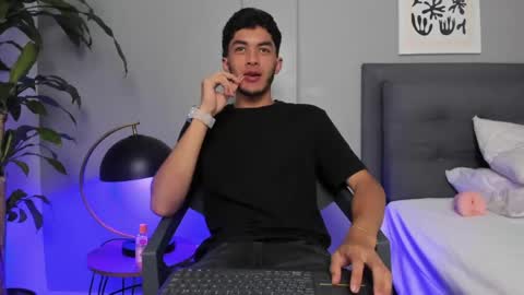 Tyler Fox online show from May 31, 8:43 pm