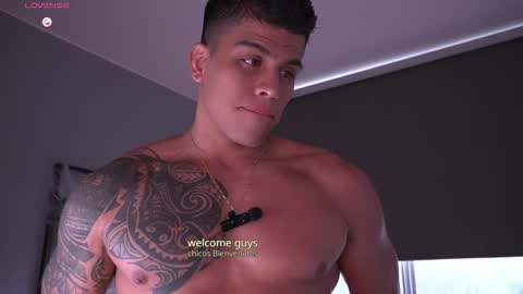 Snapshot of tyler_muscle chatting on October 23, 12:41 pm David online show from October 23, 12:41 pm