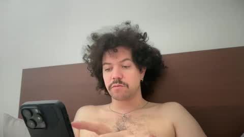 Tyleruzi online show from January 28, 5:14 pm