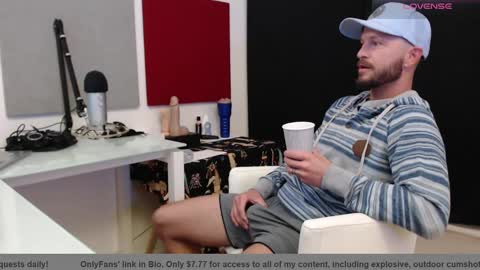 Snapshot of tyronemattias chatting on March 7, 11:58 pm Tyrone Mattias online show from March 7, 11:58 pm