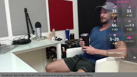 Snapshot of tyronemattias chatting on February 28, 11:12 pm Tyrone Mattias online show from February 28, 11:12 pm
