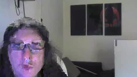 Snapshot of ucloudd chatting on February 28, 8:20 am ucloudd online show from February 28, 8:20 am