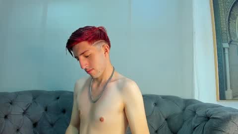 Snapshot of un_slutty chatting on December 30, 8:15 pm Un Slutty online show from December 30, 8:15 pm