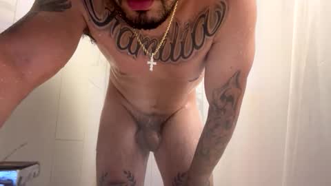 Snapshot of uncutmexx chatting on October 3, 12:04 am uncutmexx online show from October 3, 12:04 am