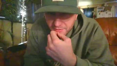 Snapshot of ur_zaddy4now chatting on February 19, 1:39 pm ur_zaddy4now online show from February 19, 1:39 pm