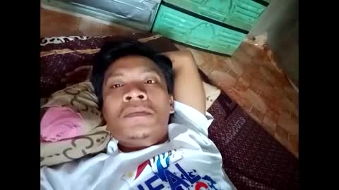 Snapshot of urasiandreamboyx chatting on September 22, 1:49 am John online show from September 22, 1:49 am