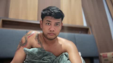 urasiankyler online show from July 7, 5:29 am
