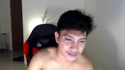 Snapshot of urcuteguy_jhonx chatting on October 9, 3:39 pm Dannie online show from October 9, 3:39 pm
