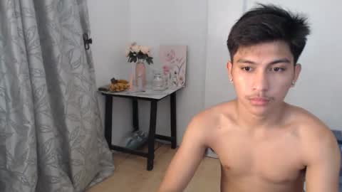 Snapshot of urcuteguy_jhonx chatting on September 14, 12:40 pm Dannie online show from September 14, 12:40 pm
