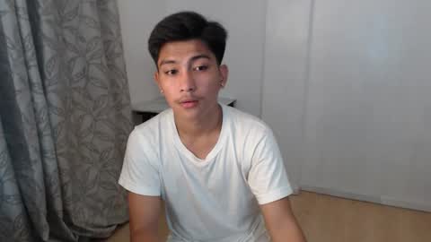 Snapshot of urcuteguy_jhonx chatting on September 8, 5:12 pm Dannie online show from September 8, 5:12 pm