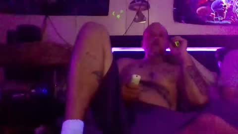 urdaddy875867 online show from April 5, 5:37 am