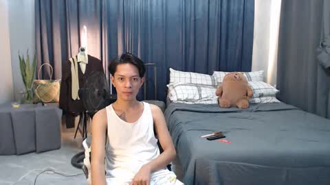 Snapshot of urpinoyasianx chatting on February 19, 6:10 pm Mel online show from February 19, 6:10 pm