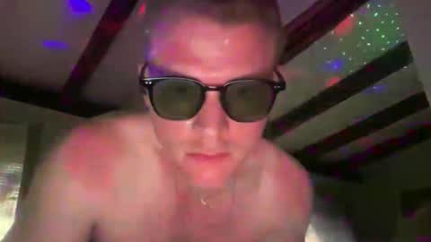 usernamenotfound1111 online show from March 29, 5:57 pm