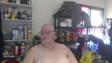 Snapshot of usgoober chatting on December 18, 3:33 pm Eric online show from December 18, 3:33 pm