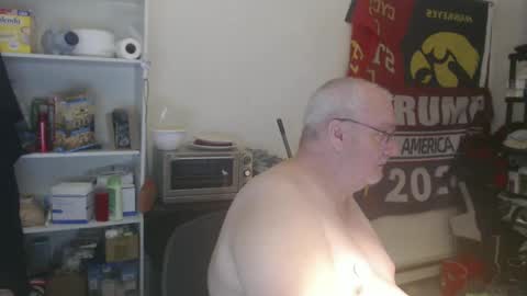 Snapshot of usgoober chatting on January 10, 3:07 am Eric online show from January 10, 3:07 am