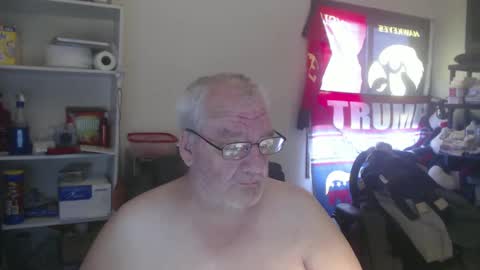 Snapshot of usgoober chatting on February 3, 2:45 pm Eric online show from February 3, 2:45 pm